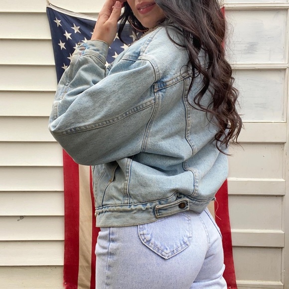 1969 DATE STAMPED VINTAGE LEVIS SHERPA LINED LIGHT WASHED DENIM TRUCKER JACKET